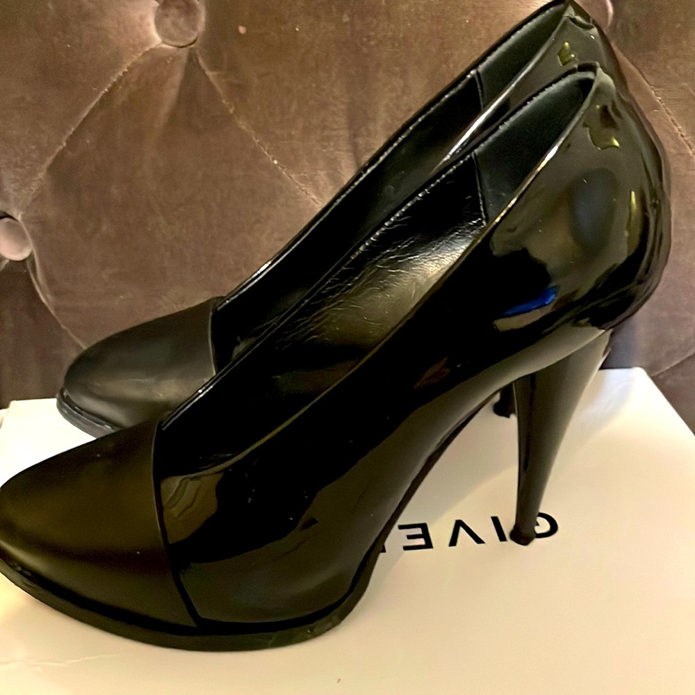 GIVENCHY  Black patent leather shoes